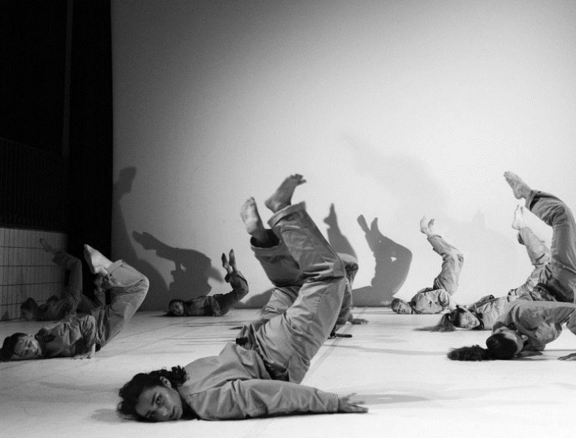 Ensemble upside down on the floor, black and white